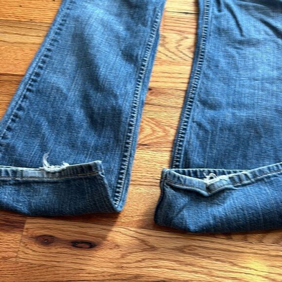 Levi Strauss & Co Signature Low Rise Bootcut Medium Wash Jeans 10 Medium - Picture 10 of 10